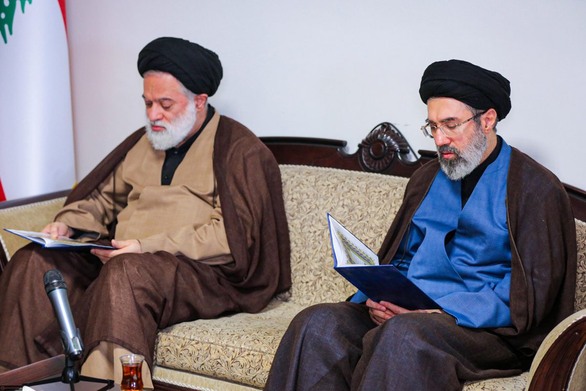 Wie is Mojtaba Khamenei en hoe volgde hij zijn vader op?