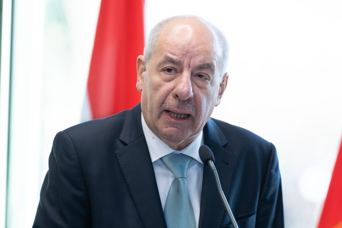 Le président hongrois destitué de force