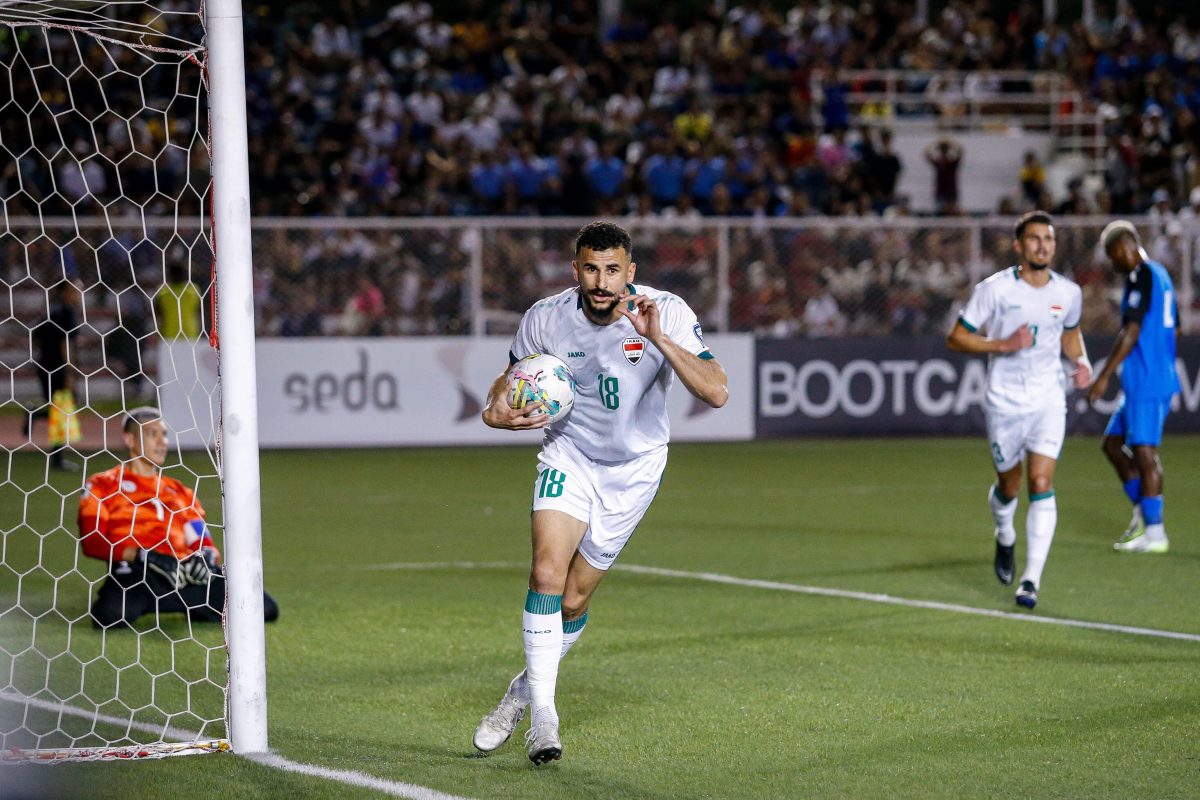 WK voetbal: Aanvoerder van Irak 7 uur ondervraagd bij aankomst in VS
