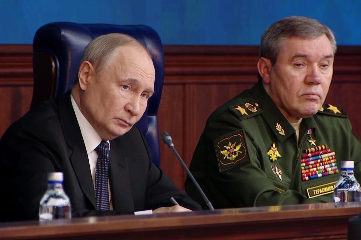 RUSSIA, MOSCOW - DECEMBER 17: (----EDITORIAL USE ONLY - MANDATORY CREDIT - 'KREMLIN PRESS SERVICE / HANDOUT' - NO MARKETING NO ADVERTISING CAMPAIGNS - DISTRIBUTED AS A SERVICE TO CLIENTS----) Russia's President Vladimir Putin (L) and First Deputy Defence Minister, Chief of the General Staff of the Russian Armed Forces Army General Valery Gerasimov attend an expanded meeting of the Defence Ministry Board in Moscow, Russia on December 17, 2025. Kremlin Press Office / Anadolu