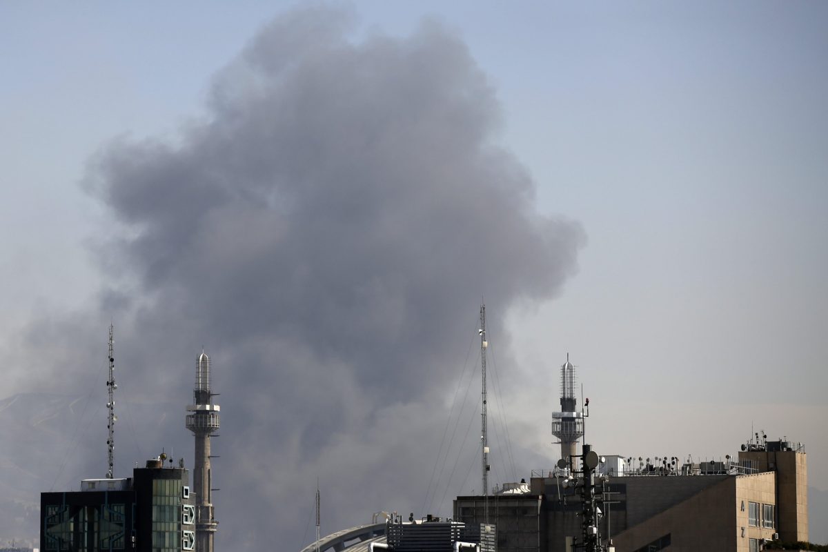 Explosies in Teheran, "grootste bombardement" komt eraan volgens topman VS