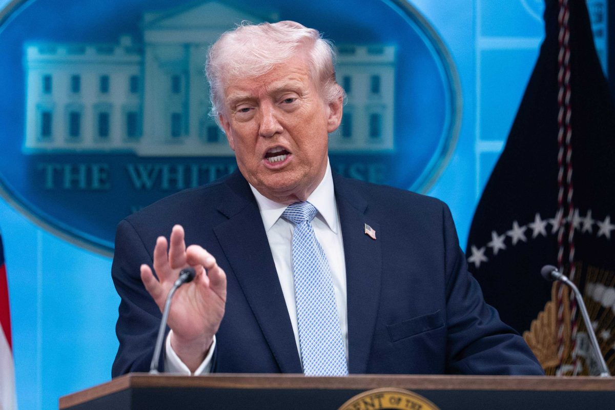 Trump waarschuwt Iran dat het 'in één nacht' kan worden vernietigd