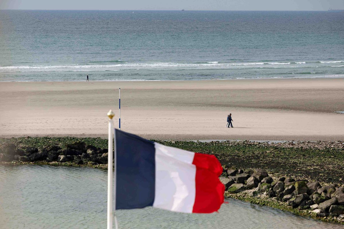 Un homme sauve ses deux fils de la noyade, mais meurt d'une crise cardiaque