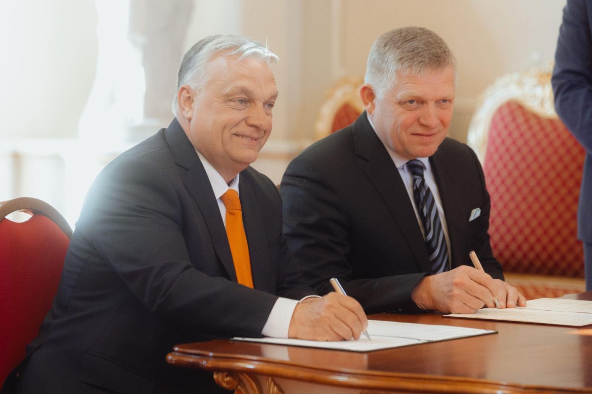 Fico waarschuwt: "Slowakije kan EU-lening aan Oekraïne blokkeren als Orbán verkiezingen verliest"