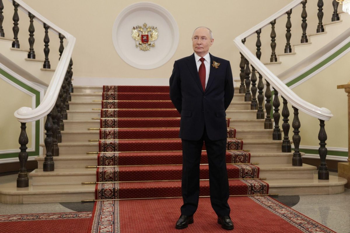 Poutine promet la victoire lors d'un défilé "limité" à Moscou