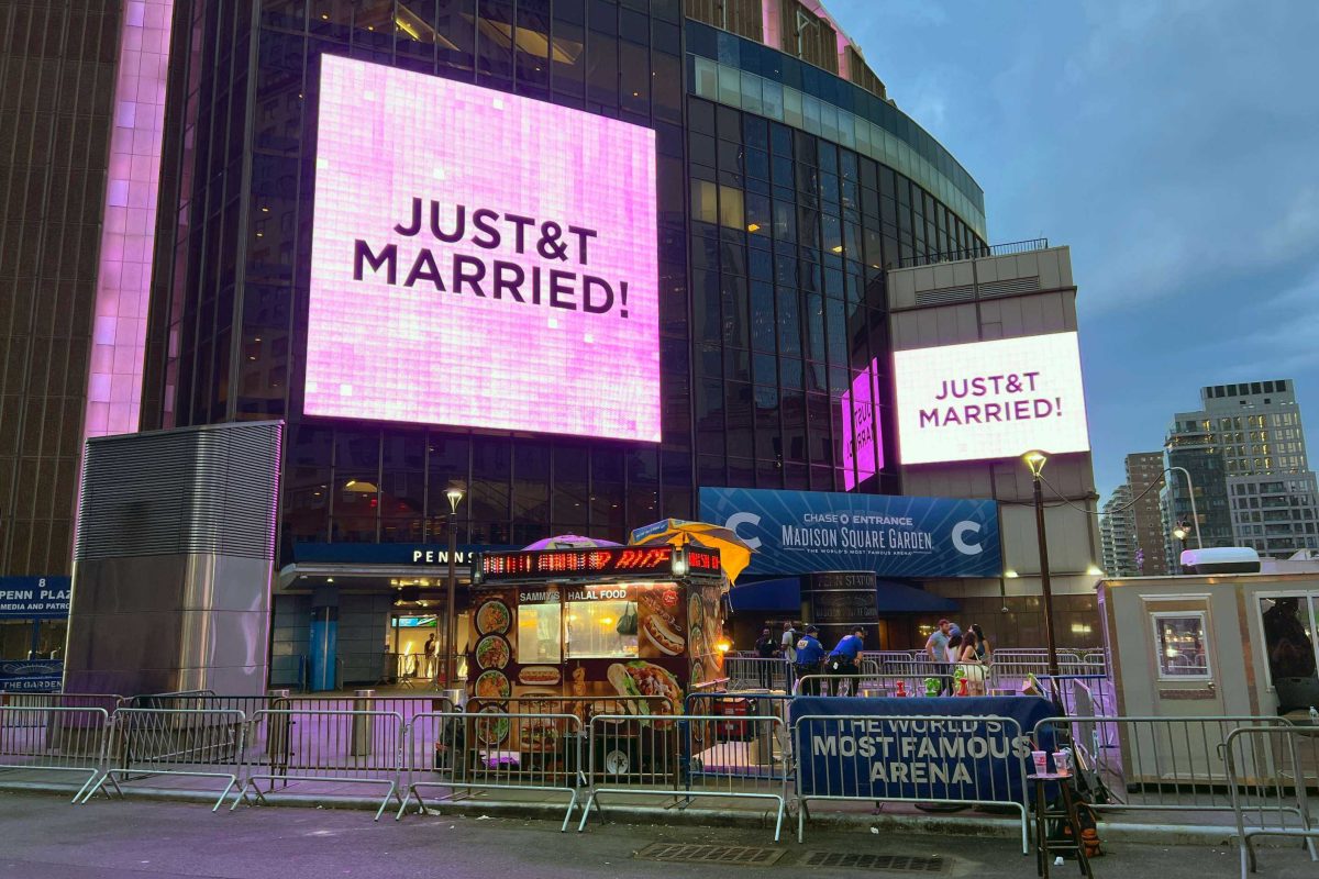 Artist sells trash from Taylor Swift and Travis Kelce’s wedding: $25 a box, sold out immediately