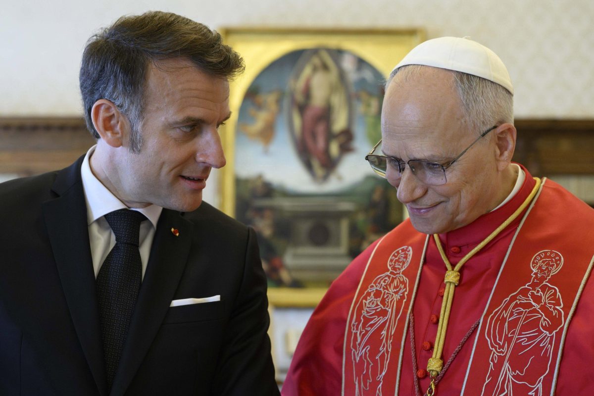 Macron en paus Leo XIV hebben eerste ontmoeting in Vaticaan