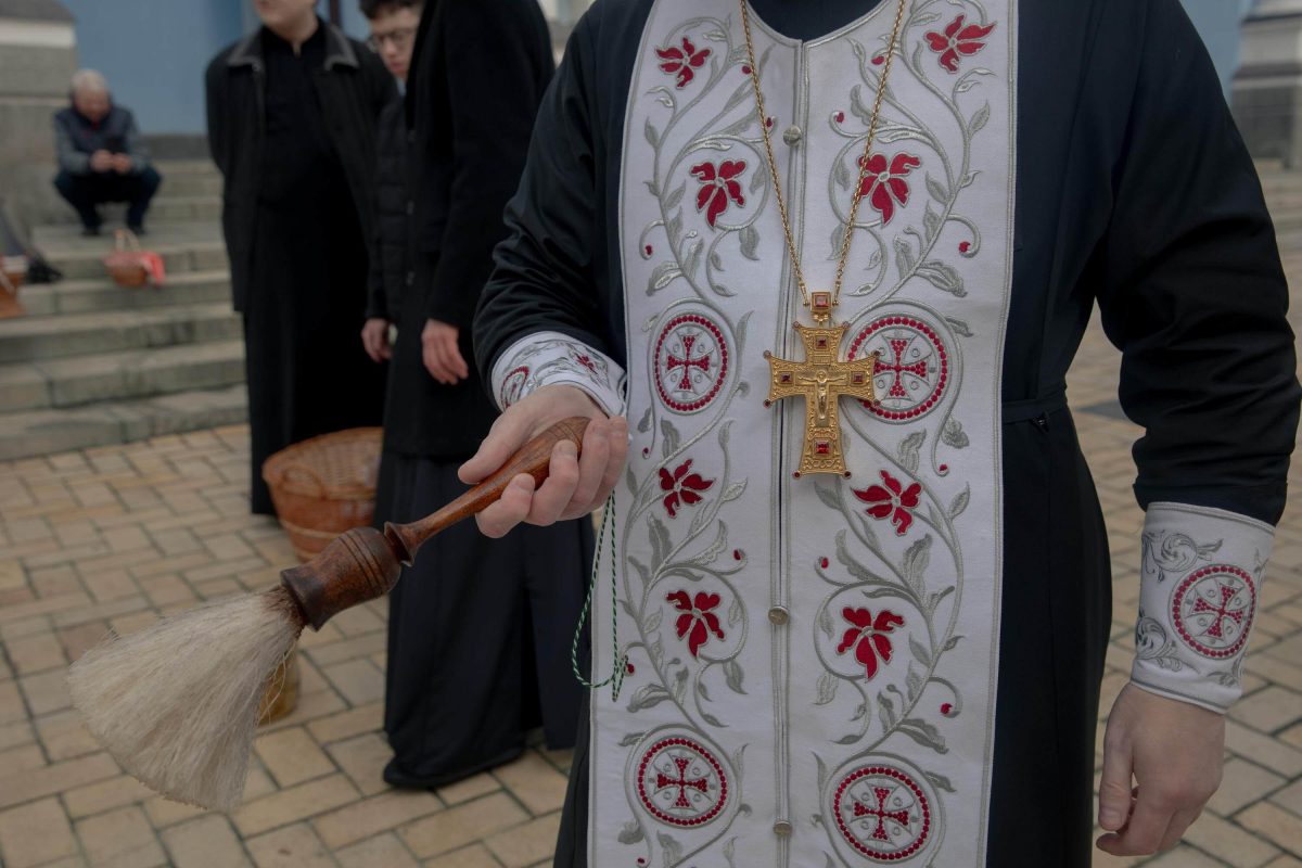 Oekraïne en Rusland wisselen gevangenen uit vlak voor paasbestand Orthodoxe Kerk