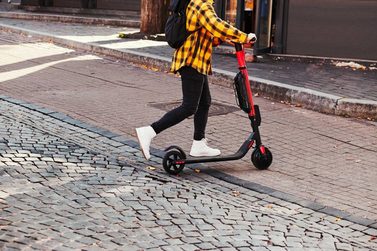 Forse stijging ongevallen met steps: Antwerpse ziekenhuizen willen nachtelijk verbod
