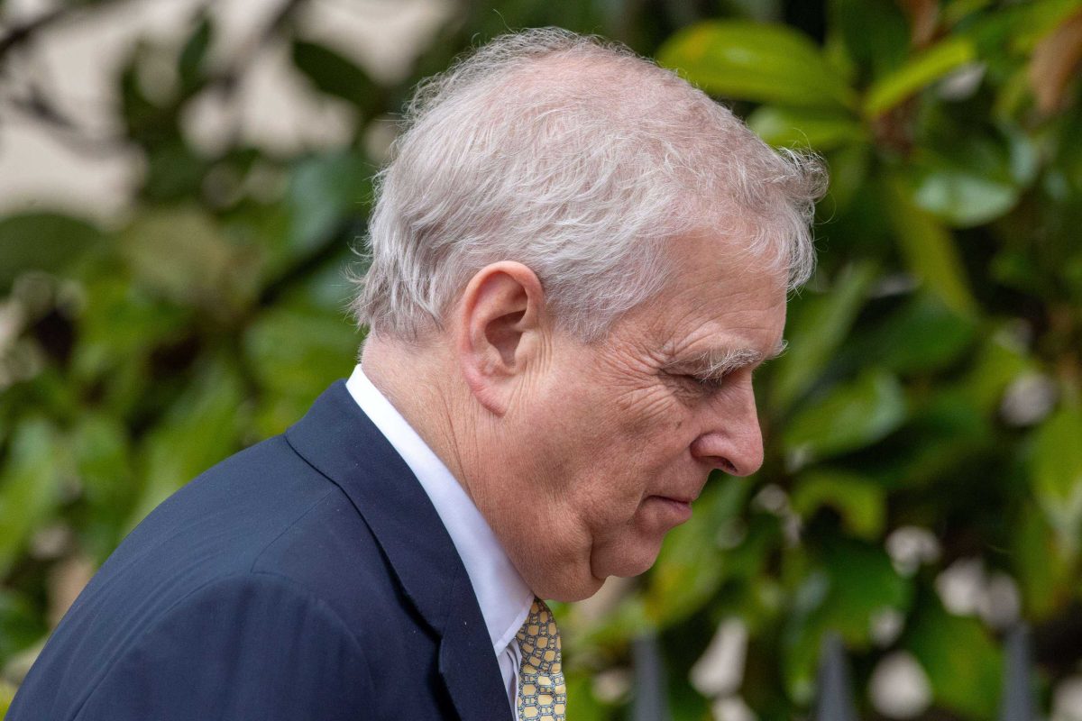 Andrew Mountbatten-Windsor vrijgelaten na arrestatie op verdenking van wangedrag