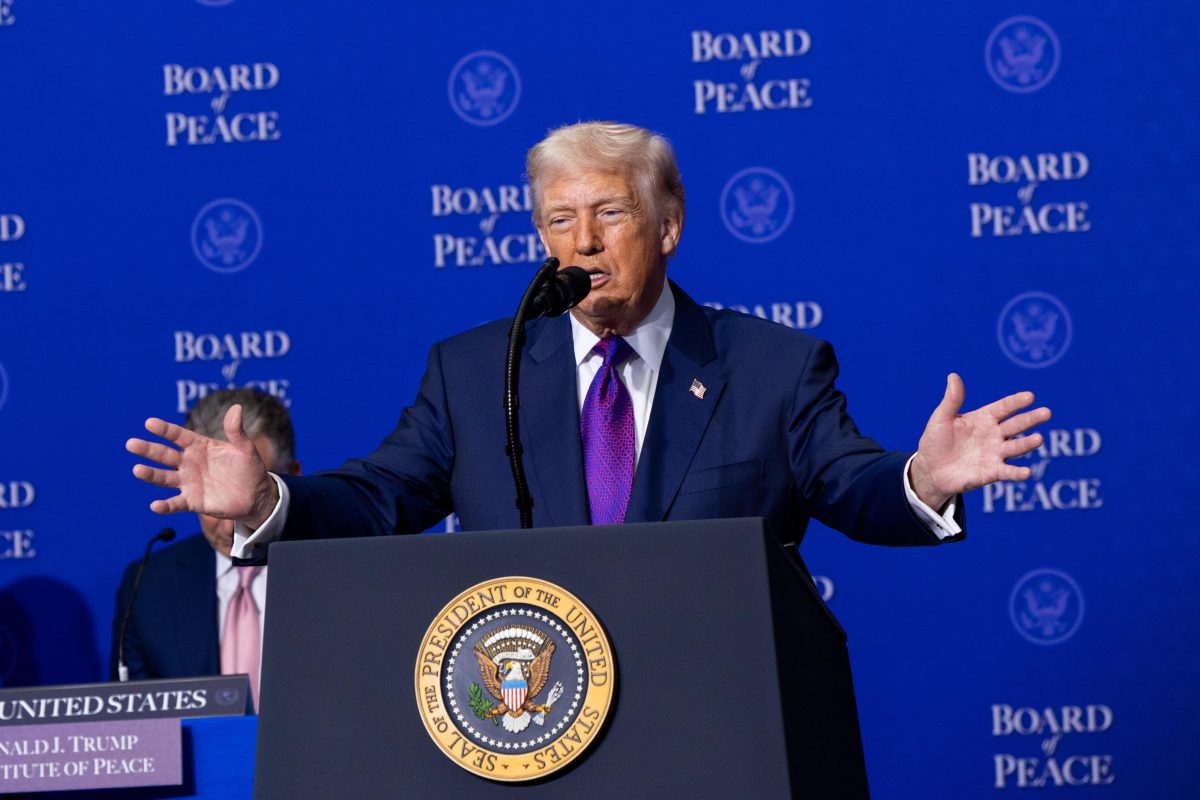 Trump lanceert zijn ‘Vredesraad’ terwijl spanningen tussen VS en Iran oplopen