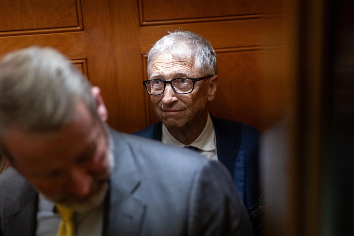 Bill Gates biedt excuses aan voor ‘elke minuut’ met Jeffrey Epstein en ontkent beweringen uit e-mails