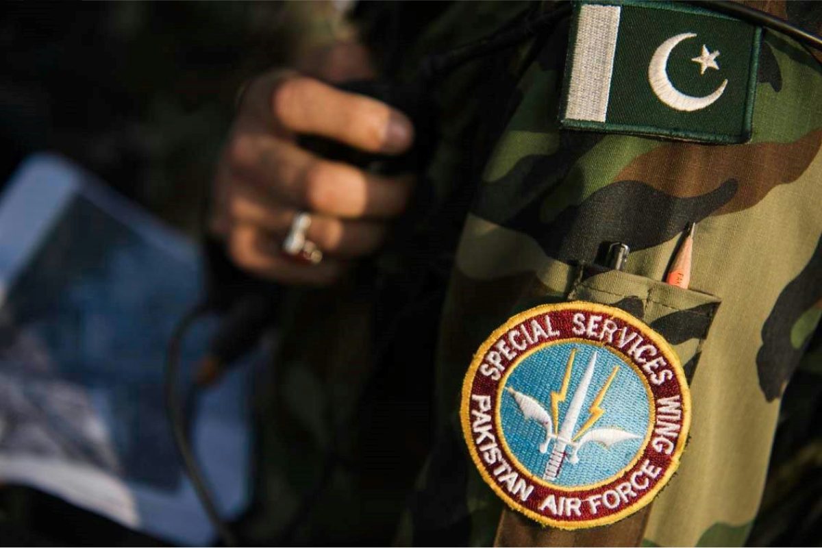 Quatorze policiers perdent la vie dans un attentat méticuleusement planifié au Pakistan