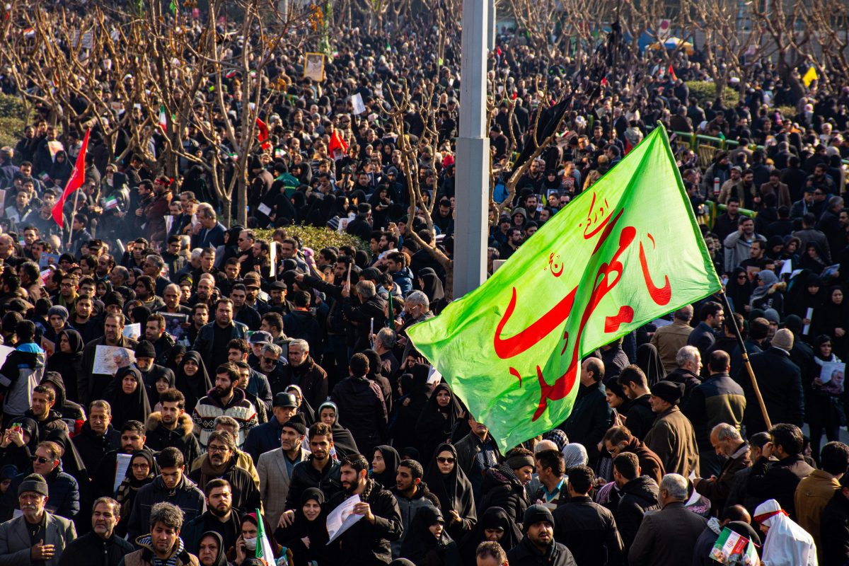 Iraanse studenten hervatten anti-regeringsprotesten in Teheran te midden van Amerikaanse militaire opbouw