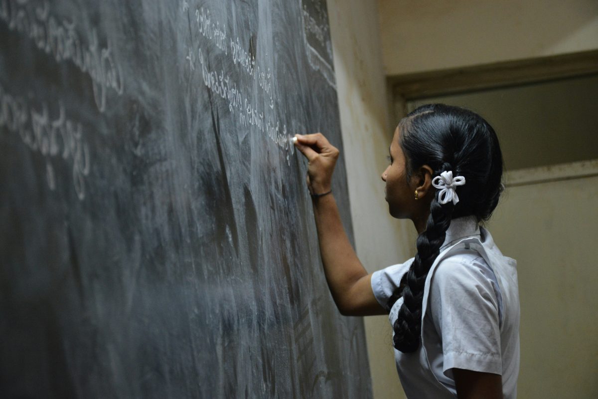 Lauréate du Global Teacher Prize 2026, cette enseignante a créé des centaines d’écoles dans les bidonvilles
