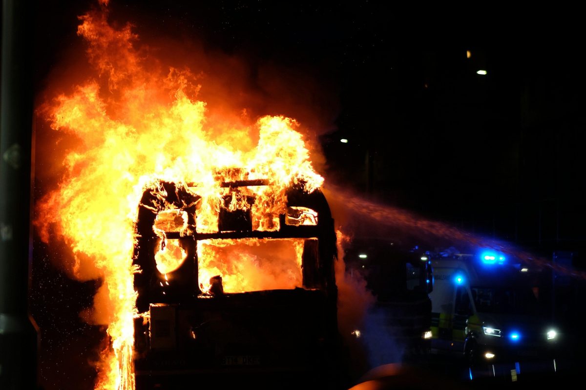 Zes doden en vijf gewonden in brandende bus in Zwitserland: wat is er gebeurd?