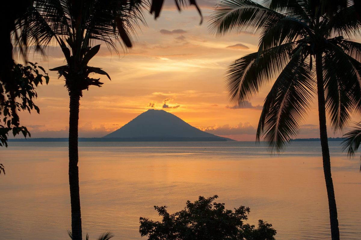 Missing tourist boat carrying Dutch passengers found off Indonesian coast