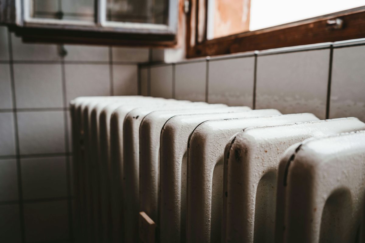Het trucje met aluminiumfolie achter de radiator: werkt het echt?