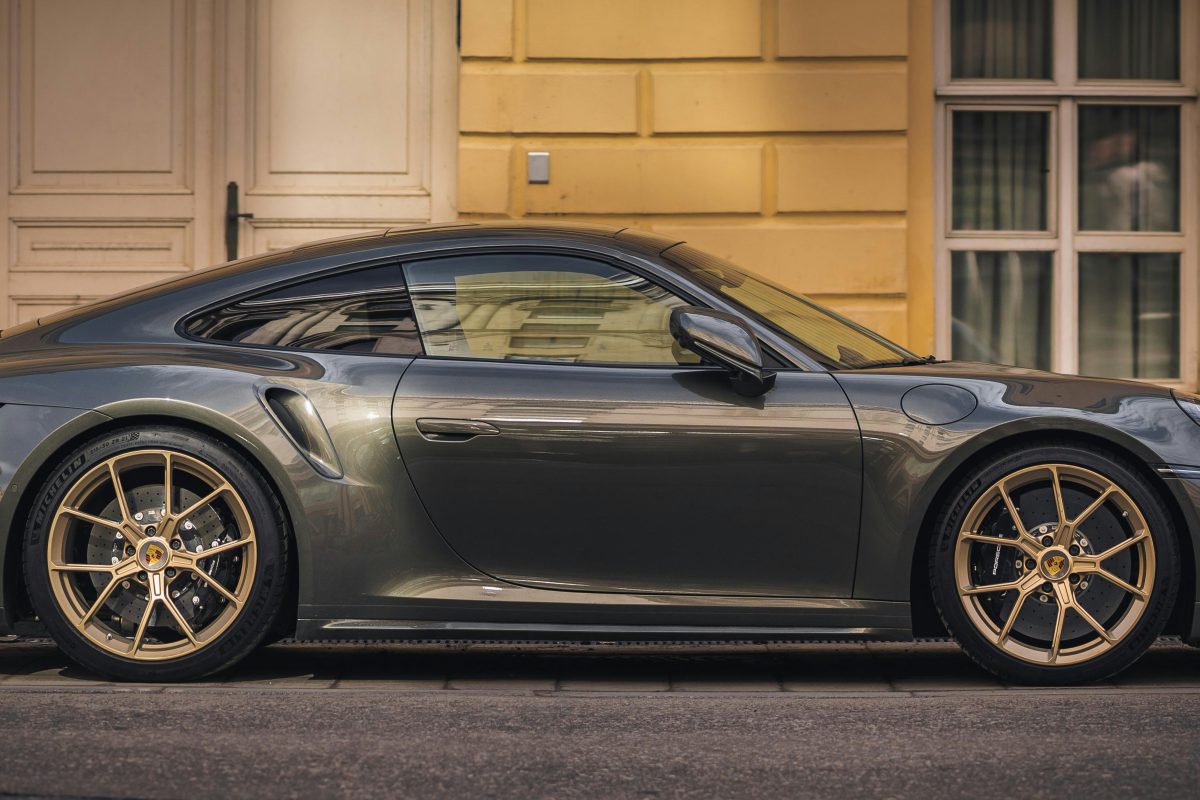 La police allemande recherche le propriétaire d'une Porsche abandonnée