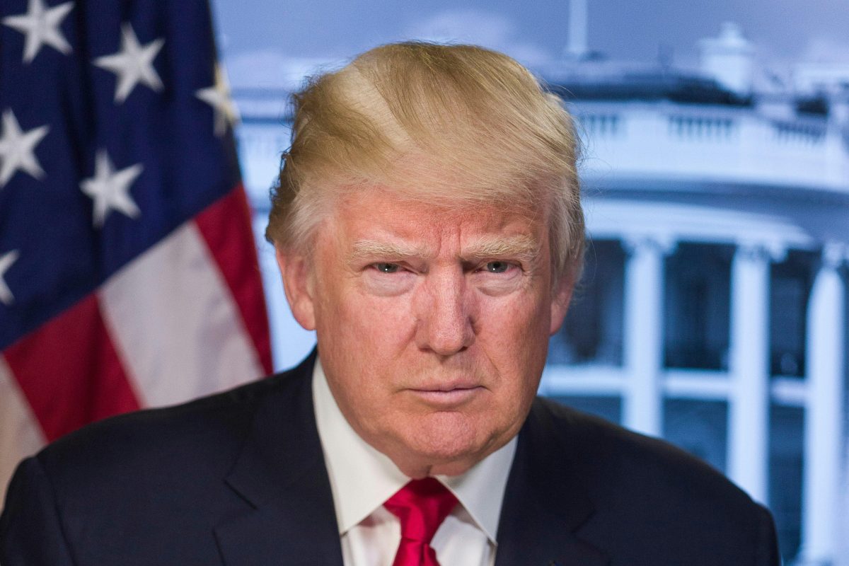 Trump zegt dat oorlog met Iran ‘heel snel’ voorbij zal zijn, maar waarschuwt Teheran voor verdere verstoring van olie-export