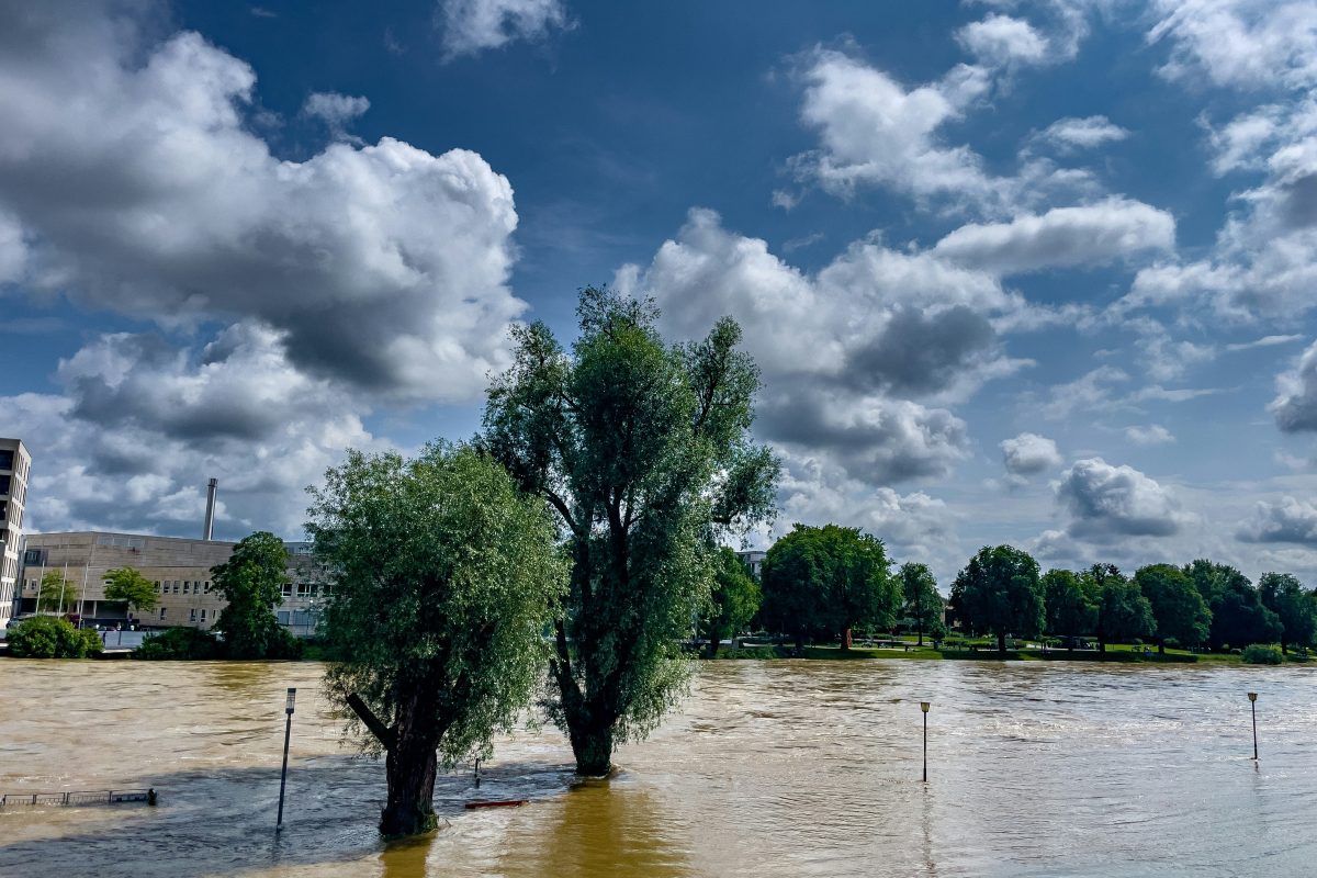 Spanje zoekt naar vermiste vrouw terwijl storm Leonardo het zuiden overspoelt