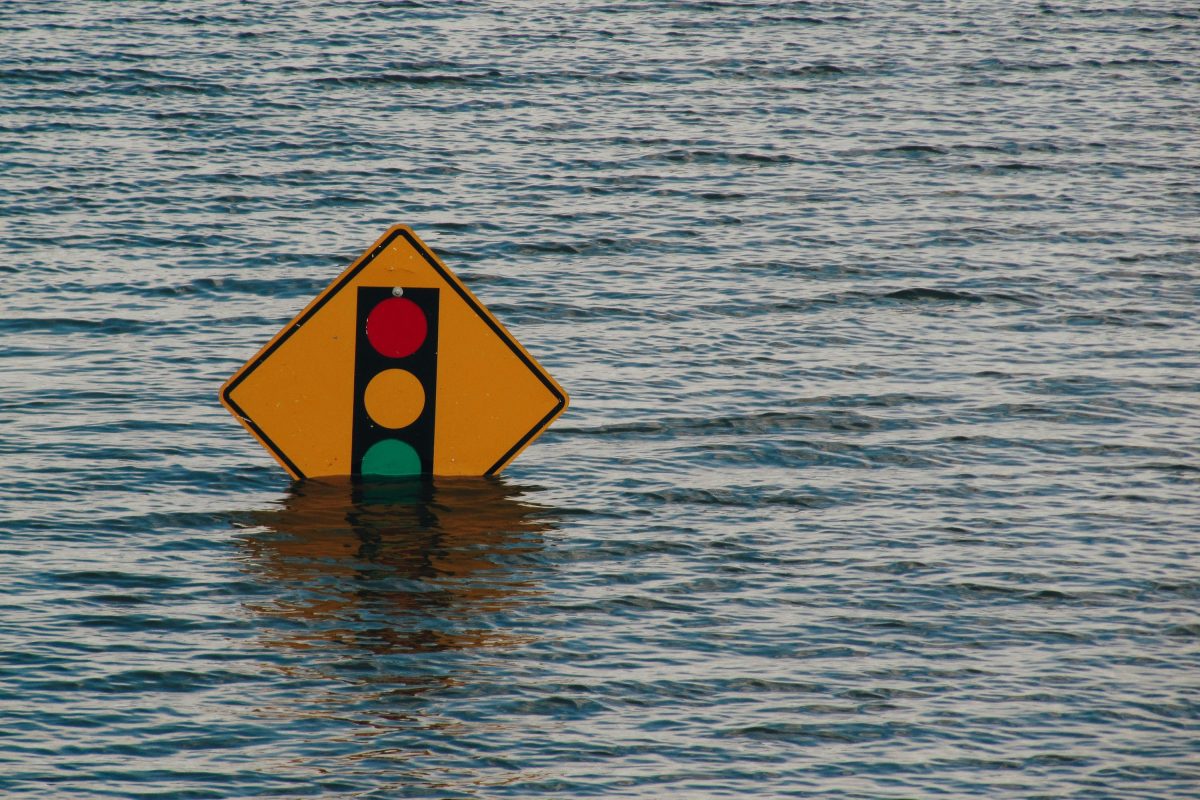 Vier Franse departementen blijven op rood alarm nu storm Pedro meer overstromingen veroorzaakt