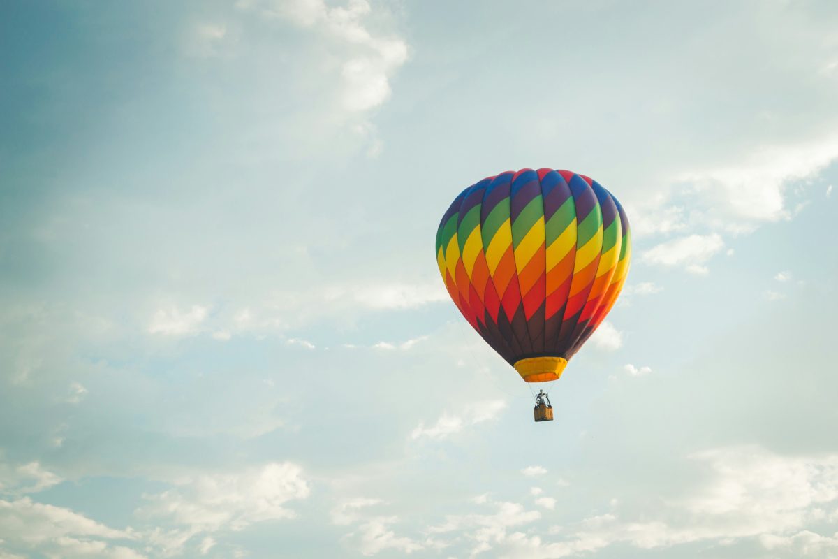 Passagier springt tijdens vlucht uit luchtballon in Zundert